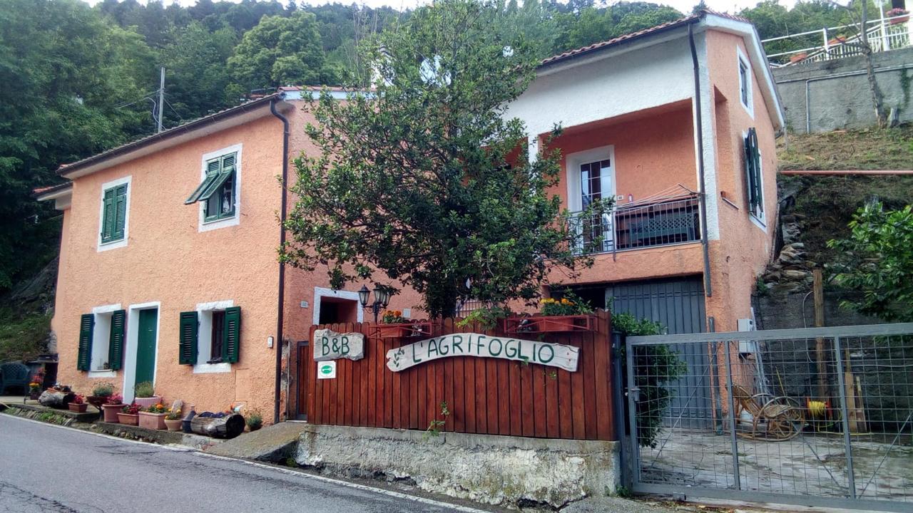 Casa Vacanze L'Agrifoglio Acomodação com café da manhã Magliolo Exterior foto